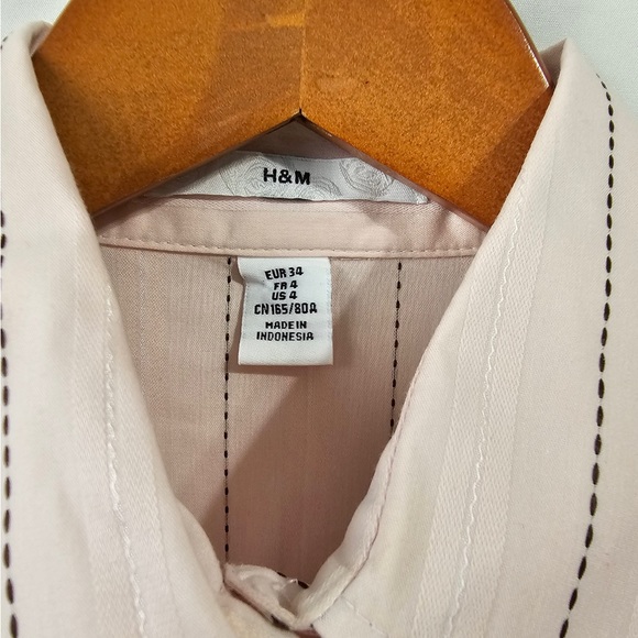 H&M Fitted Long Sleeve Button Down Striped Pale Pink Blouse Women’s 4 Career - Picture 5 of 7